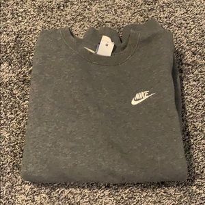 Nike Crewneck (small hole at bottom)